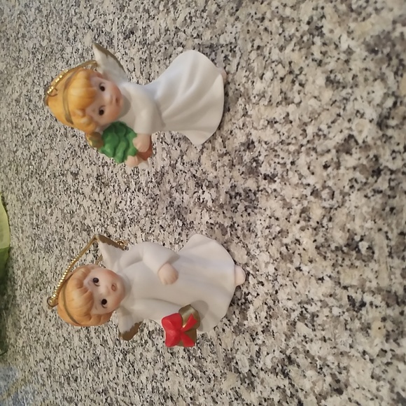 Pair of Retro Ceramic Angel Figurines/Tree Ornaments - Picture 7 of 7